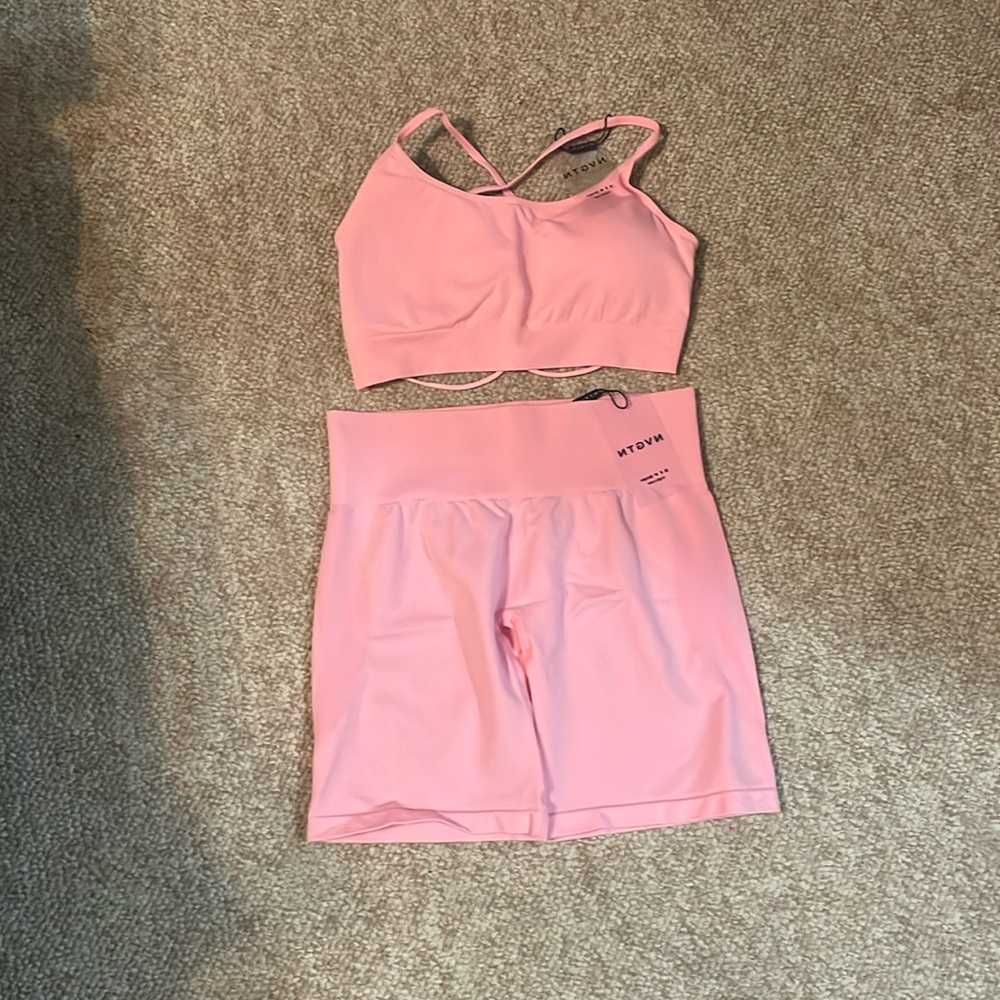NVGTN SET - Baby pink Invisible Seamless Bra, Baby Pink Contour Seamless Shorts.